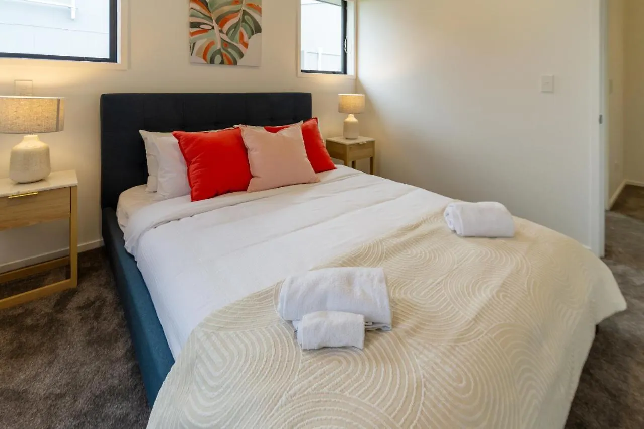 דירות כרייסטצ'רץ' Peaceful Park View Townhouse 2 Bed W/Carpark 0*,  ניו זילנד