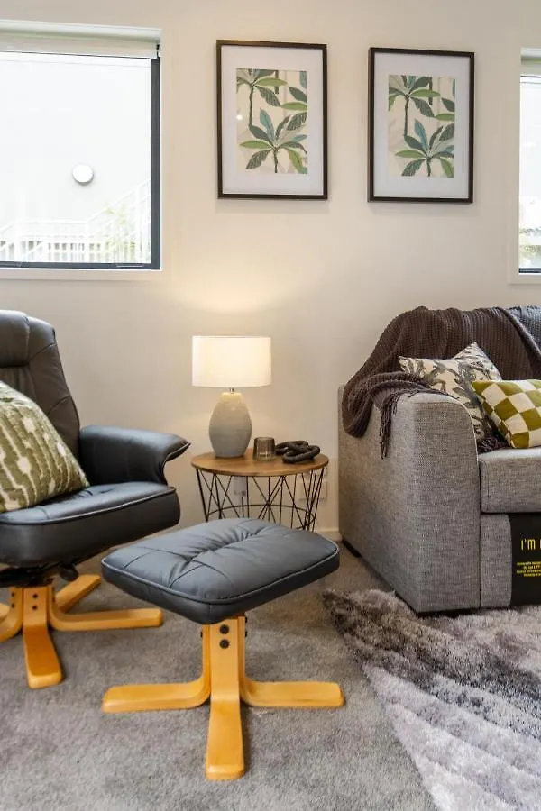 דירות כרייסטצ'רץ' Peaceful Park View Townhouse 2 Bed W/Carpark ניו זילנד